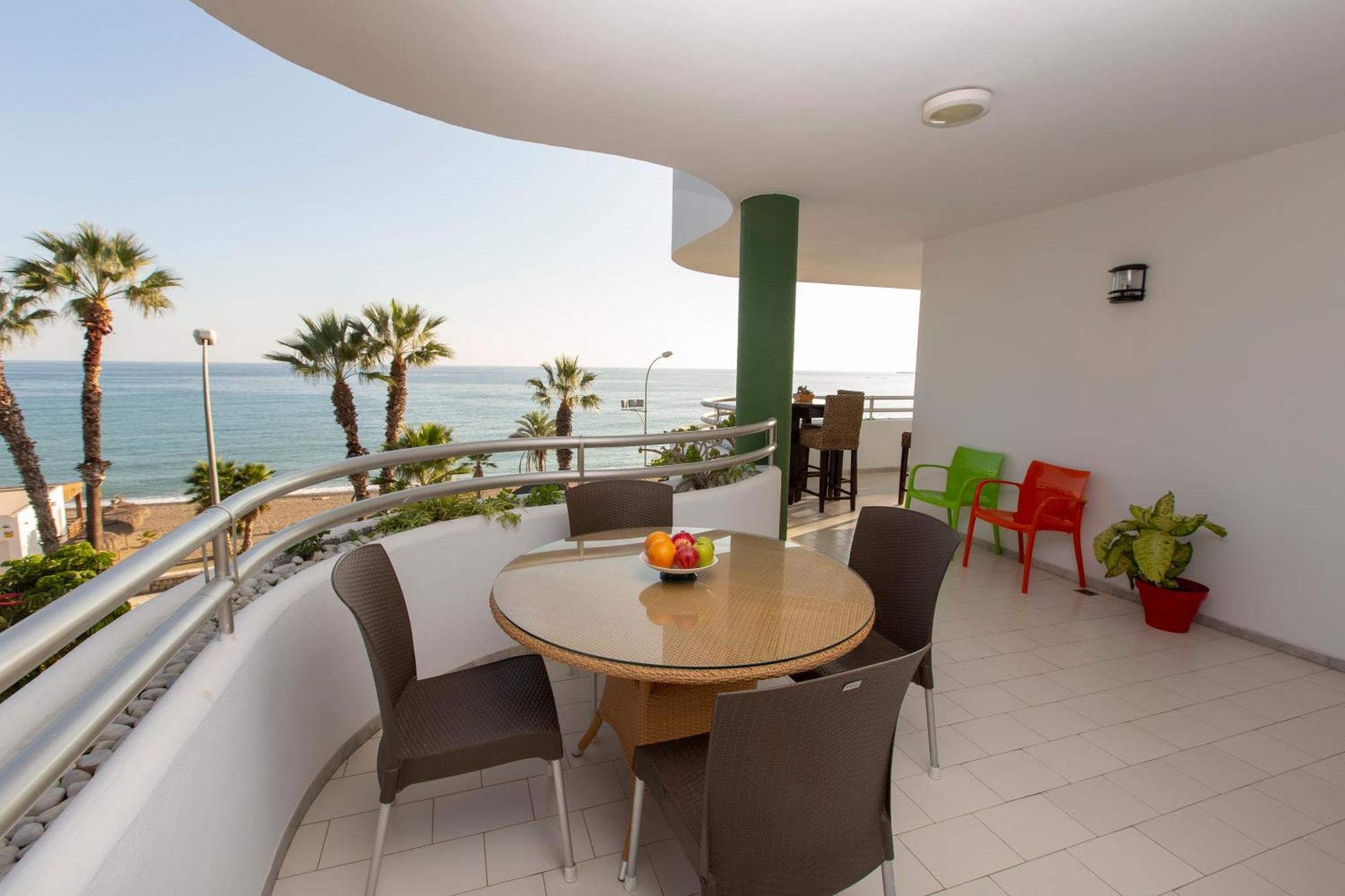 Villa Venecia, Apartamento De Lujo En 1º Linea De Playa + Parking Malaga Exterior photo