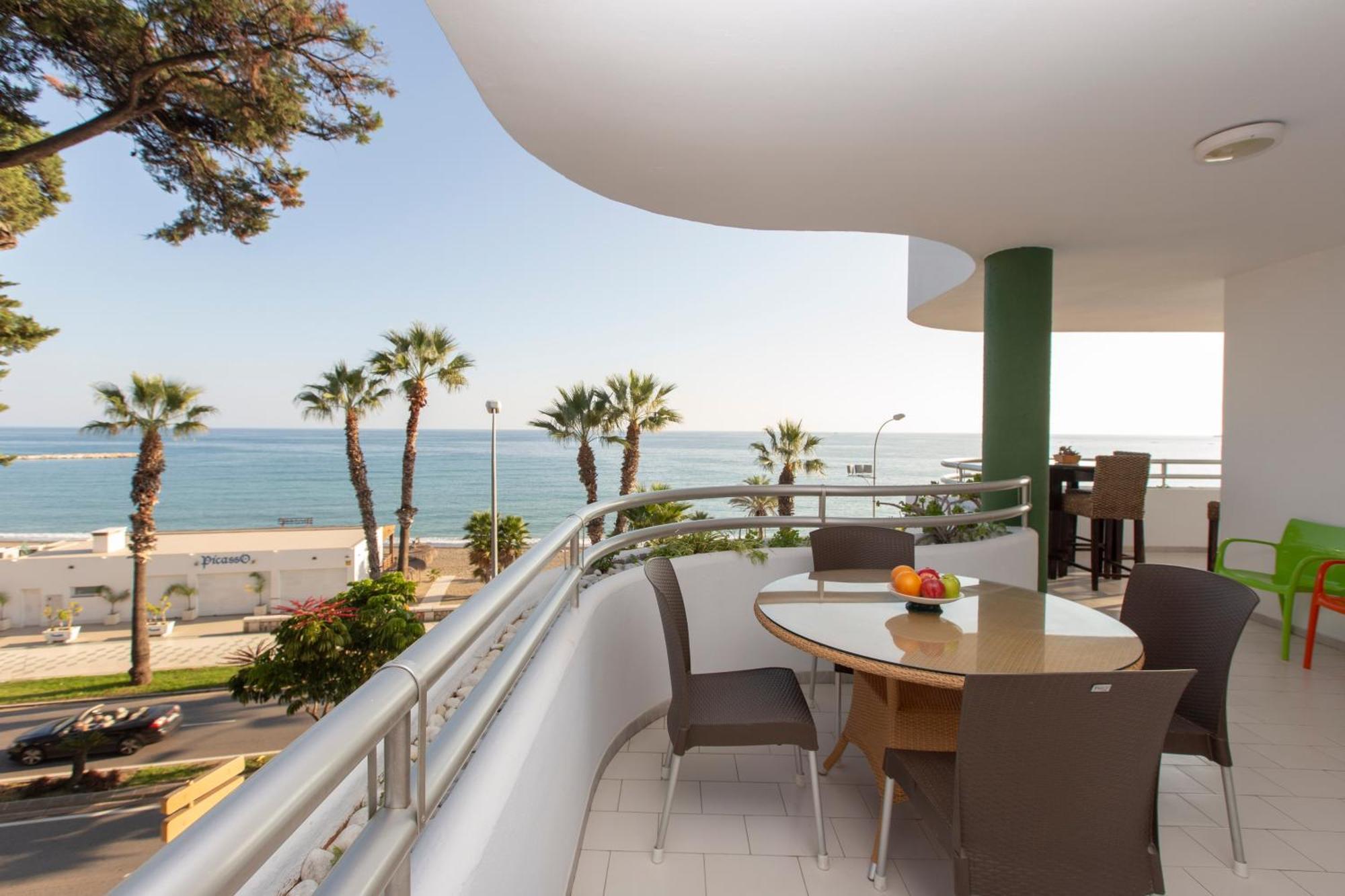 Villa Venecia, Apartamento De Lujo En 1º Linea De Playa + Parking Malaga Exterior photo