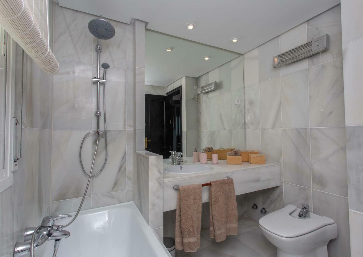 Villa Venecia, Apartamento De Lujo En 1º Linea De Playa + Parking Malaga Exterior photo
